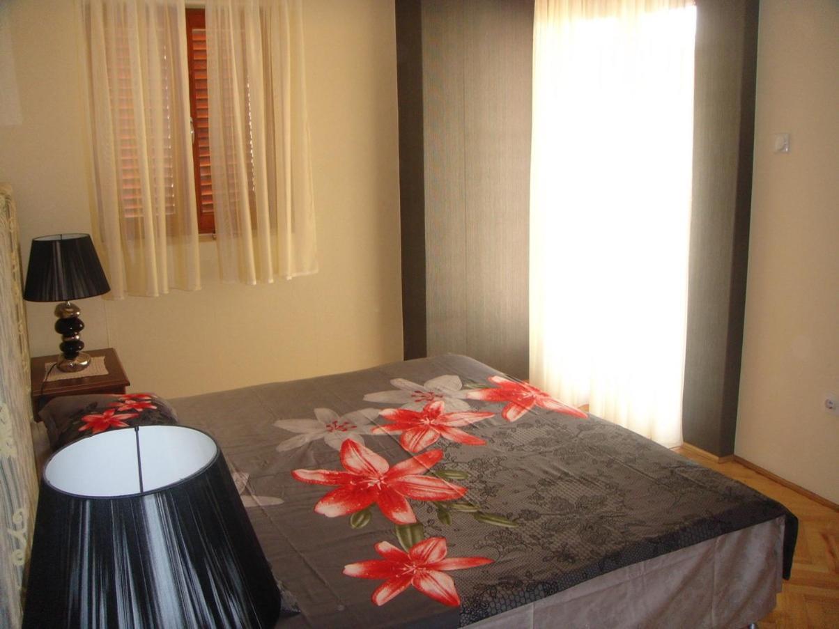 Apartments Grispolis Tivat Exterior photo