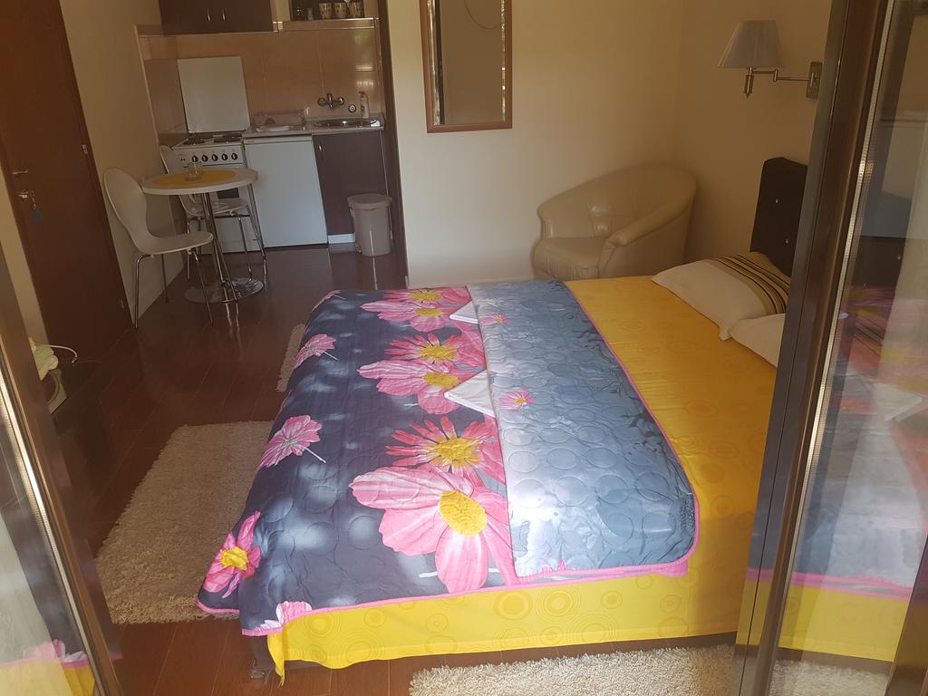 Apartments Grispolis Tivat Exterior photo