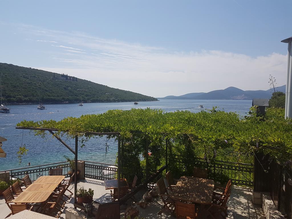 Apartments Grispolis Tivat Exterior photo