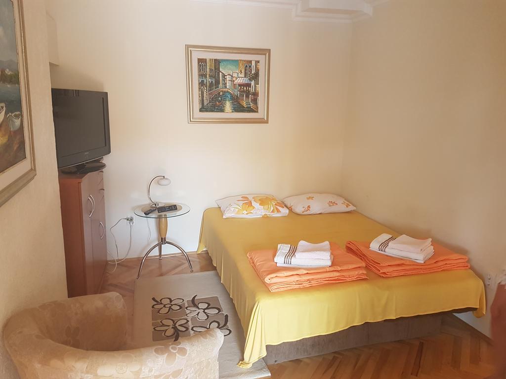 Apartments Grispolis Tivat Exterior photo